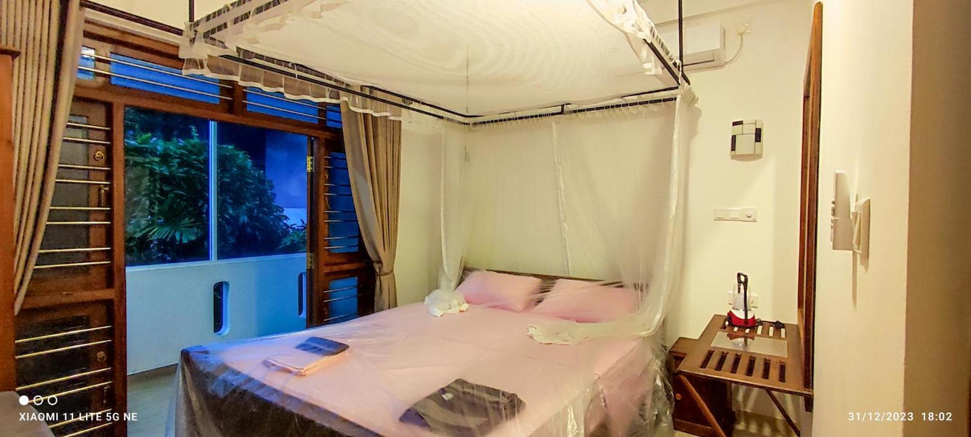 Villa Tanzanite Hikkaduwa Buitenkant foto