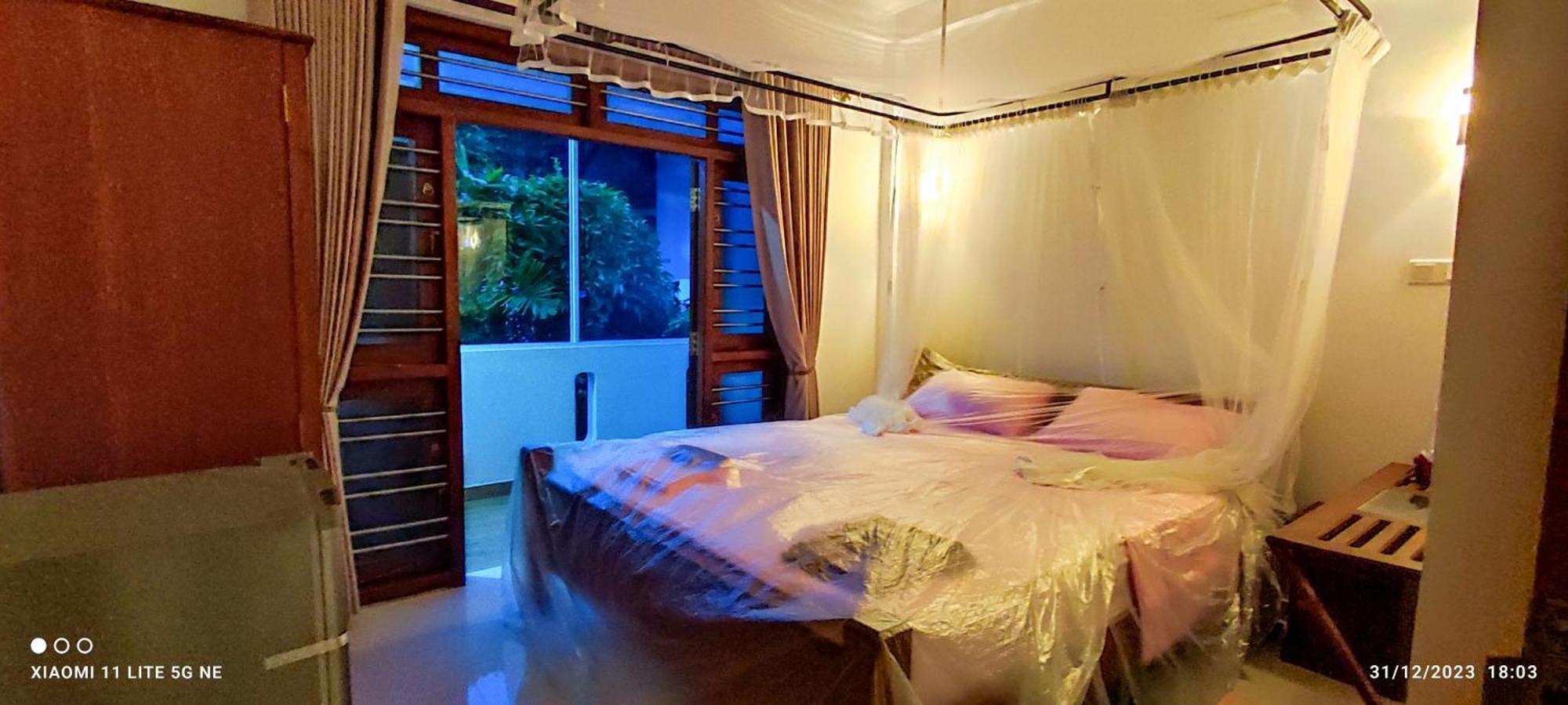 Villa Tanzanite Hikkaduwa Buitenkant foto