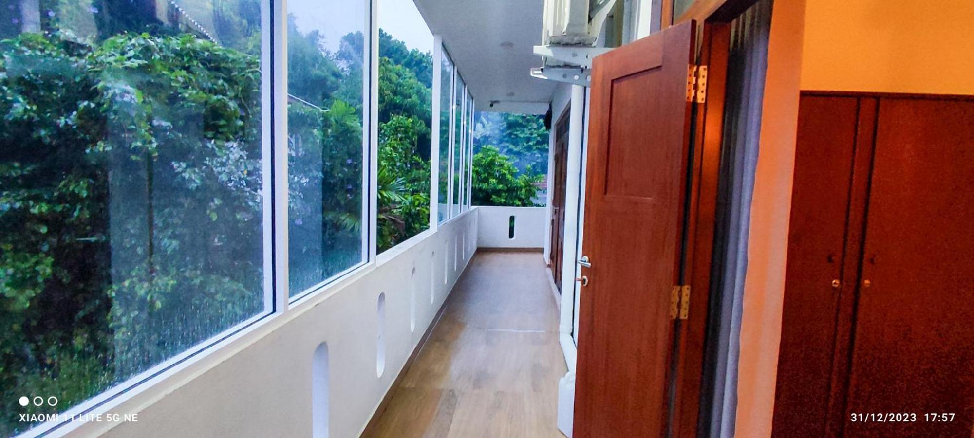 Villa Tanzanite Hikkaduwa Buitenkant foto