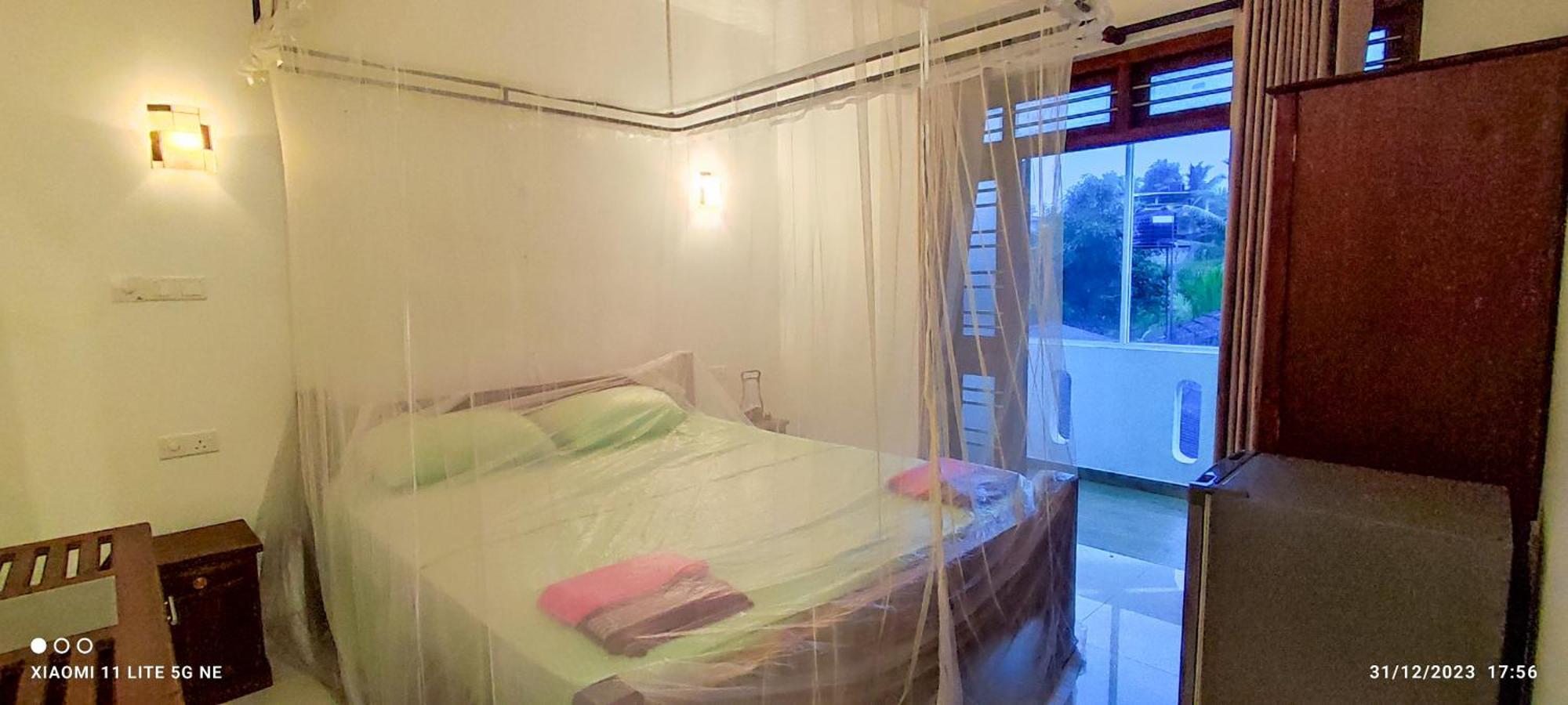 Villa Tanzanite Hikkaduwa Buitenkant foto