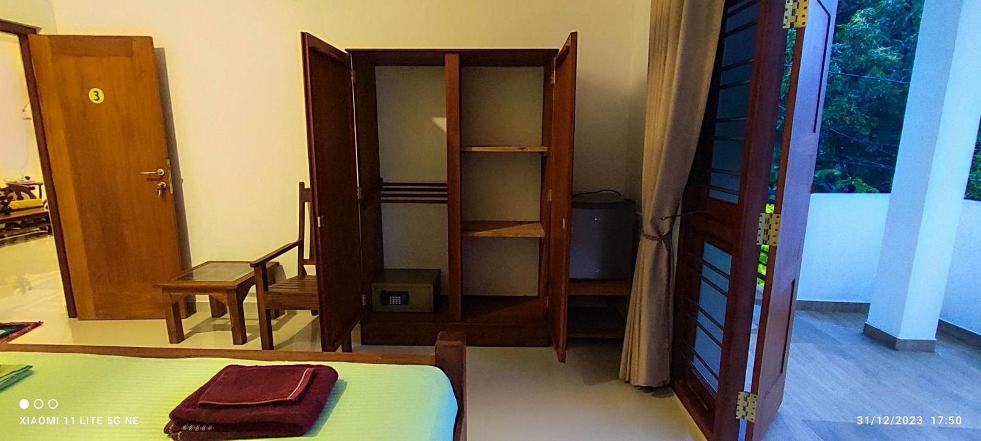 Villa Tanzanite Hikkaduwa Buitenkant foto