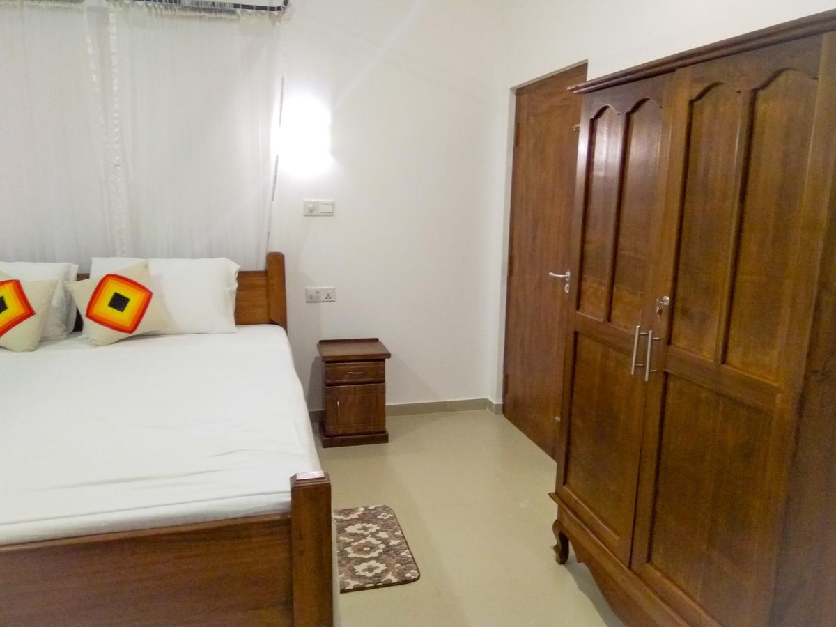 Villa Tanzanite Hikkaduwa Buitenkant foto